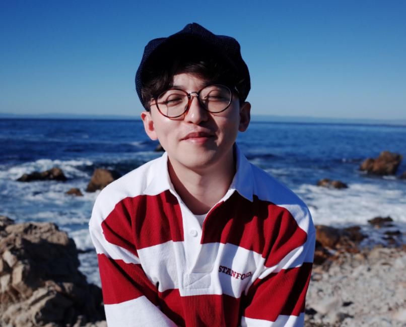 奔跑吧导演颜值到底有多高到海边拍照变小奶狗网友集体沸腾了