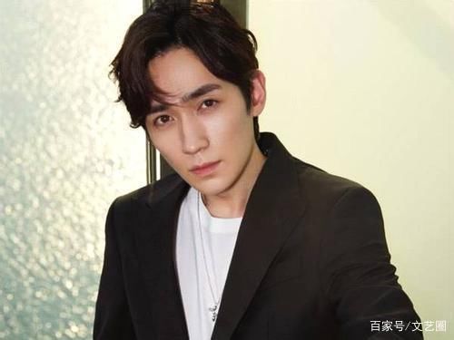 朱一龙脱粉风波后，靳东六旬女粉抛夫弃子追星也是三代还宗惹的祸