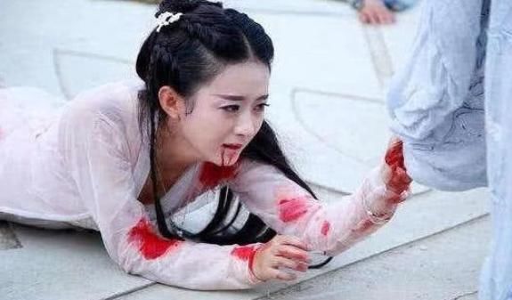 花千骨原定女主不是赵丽颖，原定女主为爱辞演，颖宝亲自找上导演
