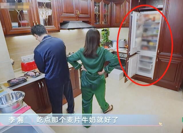 李湘家一月能吃七万元？细看丈夫起床做早餐的材料，全明白了