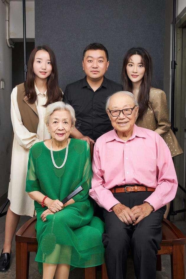 老戏骨谢芳丈夫张目因新冠突然病逝，享年92岁，最后露面精神足 - 360娱乐，你开心就好