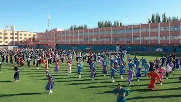 中学课间操跳敦煌壁画舞！网友：太美，想回去上学