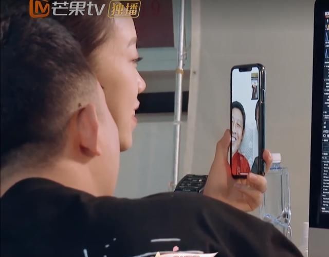 都见岳父母，GAI态度傲慢一直坐着打游戏，宁桓宇热情还送礼