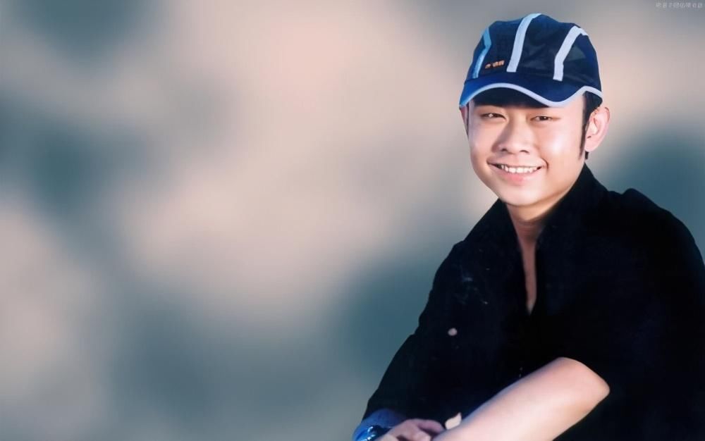 继李克勤之后陈奕迅再曝零收入，是老牌歌手江郎才尽？