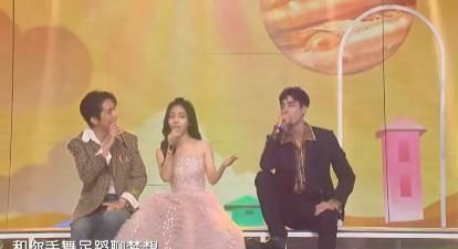 金鹰红毯女明星比美，谭松韵妆容精致，却被曝穿3年前过季礼服？