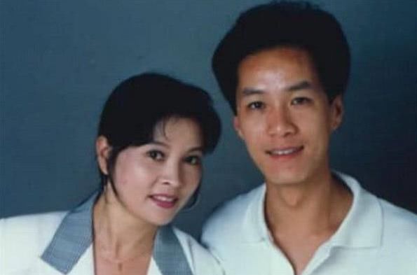 1993年梁丹妮笑着出嫁，与冯远征丁克27年，现在却笑不出来了？
