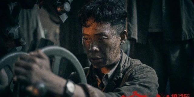 吴京4亿大片将映，全球票冠之争再起波澜，《八佰》终遇强劲对手