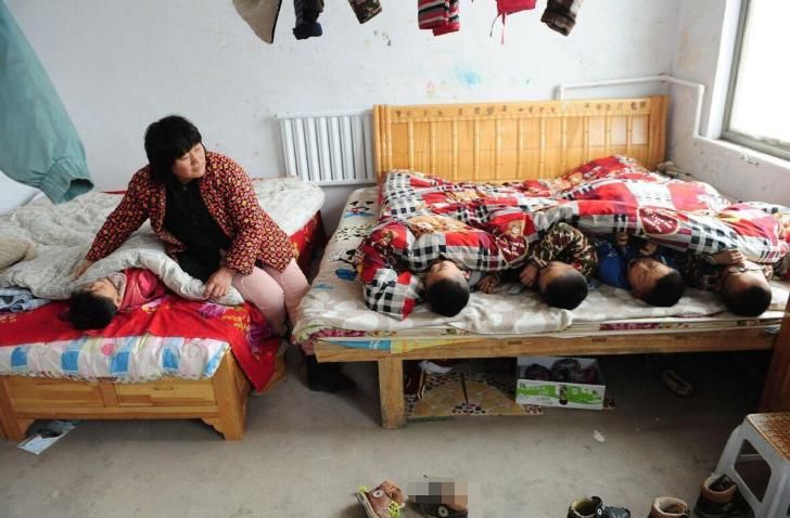 12年前出生的奥运5胞胎，父母却无力抚养，如今却成了这样