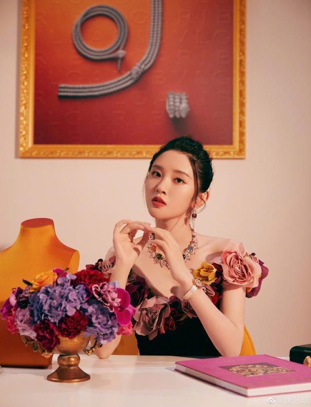 唐艺昕晒美照产后恢复完美要复出，张若昀表白：我爱她就像她爱我