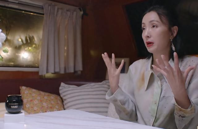 陶虹不后悔当全职，11岁女儿公开身材高挑，称：你不丑也不漂亮