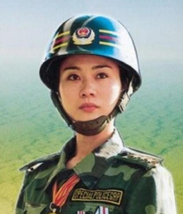 大校警衔雷敏：训练20年奖章无数，最后却嫁给保安