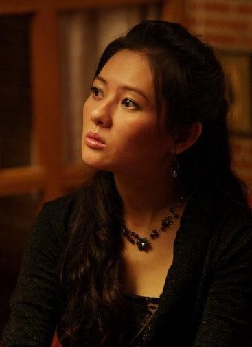 她是首个性感片女神，巅峰时期颜值碾压王祖贤，如今胖到无人识