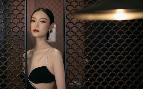 倪妮低胸礼服现身，一张高级脸秒杀众星，娱乐圈中谁能比美