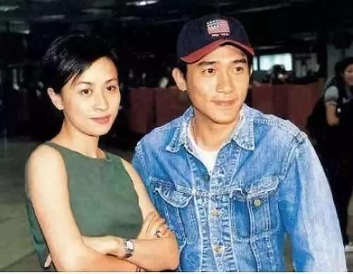 刘嘉玲为男性友人深夜庆生，这个动作太亲密，网友喊话梁朝伟