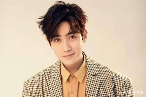 朱一龙脱粉风波后，靳东六旬女粉抛夫弃子追星也是三代还宗惹的祸