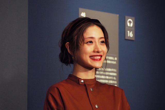 33岁石原里美下嫁？男方英俊有事业家庭好，距离或成不确定因素