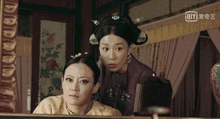 古装美人照镜子盘点，佟丽娅好似镜中仙，迪丽热巴不愧是盛世美颜