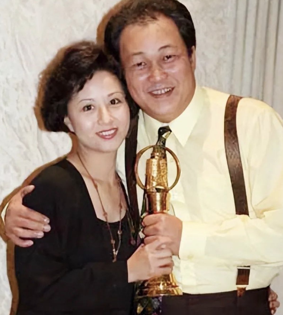 "包公"金超群:拍戏不为赚钱,患脑瘤妻子不嫌弃,遗憾没孩子