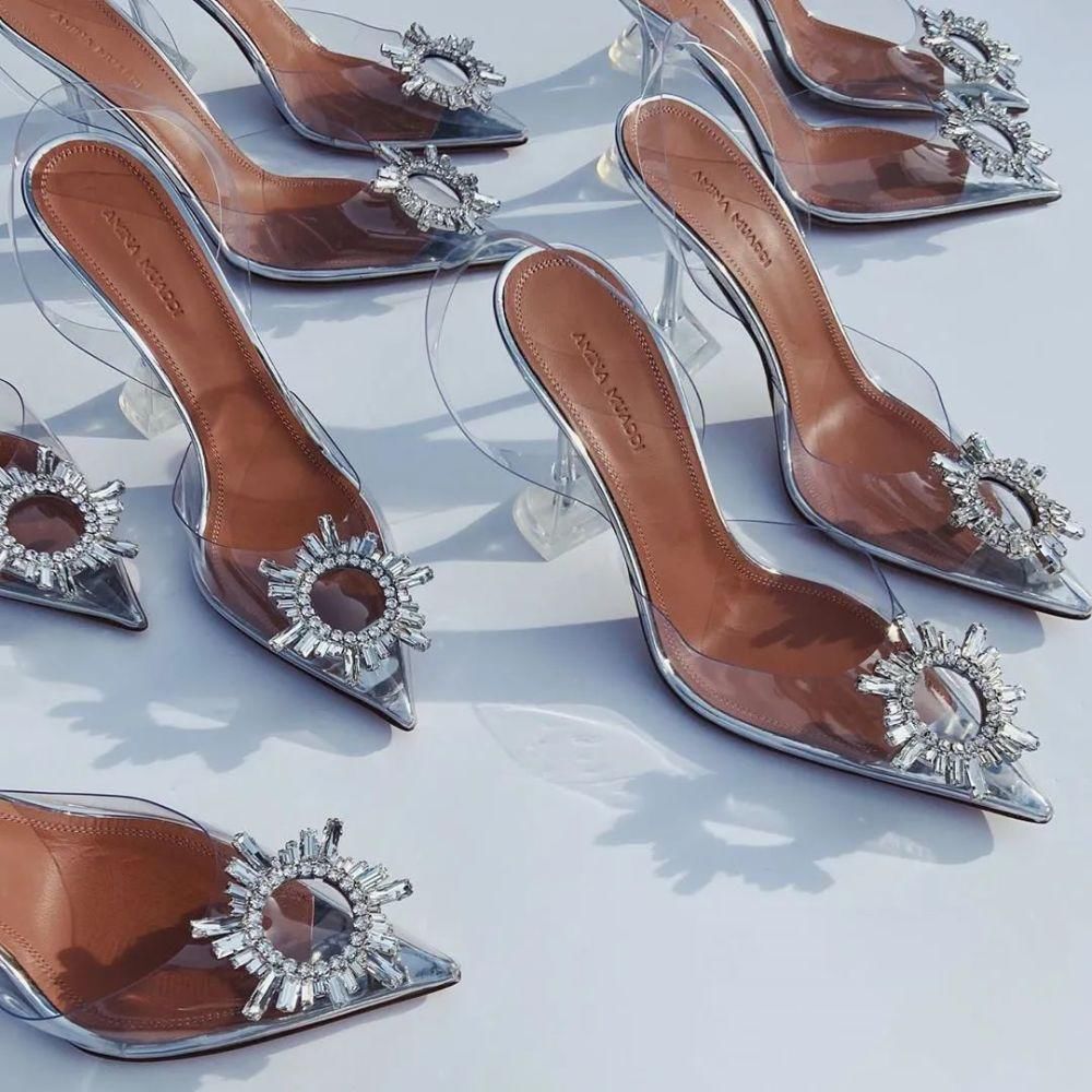这个被蕾哈娜钦点合作的女人，用一双美哭众人的「水晶鞋」踏入巴黎时尚圈