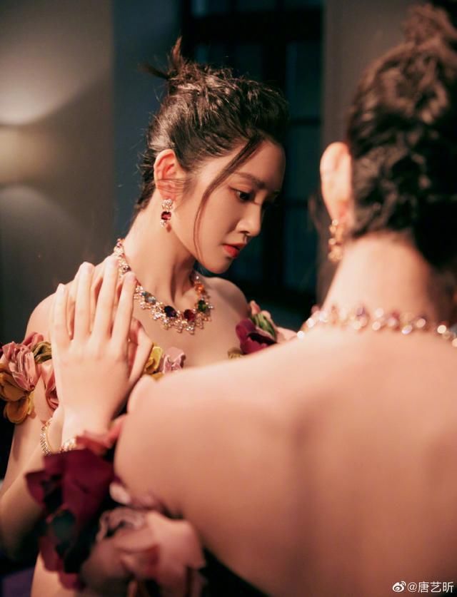 唐艺昕晒美照产后恢复完美要复出，张若昀表白：我爱她就像她爱我