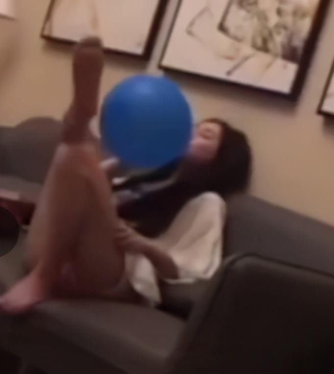 疑似网红沈曼吸毒视频曝光！坐拥4亿粉丝用户，曾是主播界女神