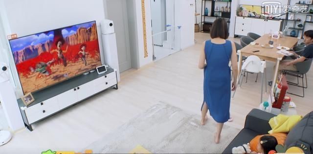 1岁gabby喝郑恺的啤酒，王祖蓝：郑恺你喜欢儿子还是女儿？