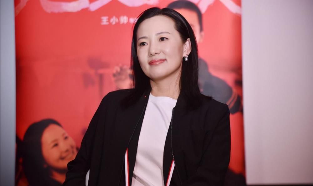 咏梅和陶虹罕见同框，一个自然衰老一个积极抗老，如今容貌大不同