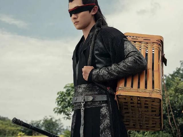 张若昀为《庆余年2》官宣，直言范闲有五个爹，网友：怎么那么多？