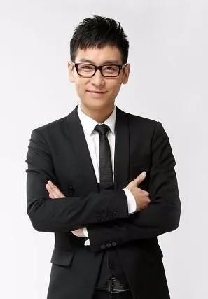 大卫李:大卫·李 从胡南泰那里逃跑 主持《一站到底》 他甚至不会放弃