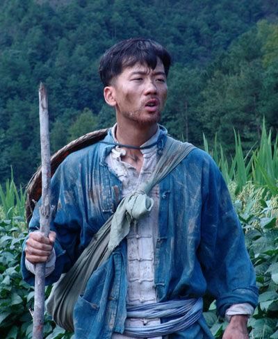演狗出名，演技精湛很刻苦，张国立曾夸奖他，但是始终是配角